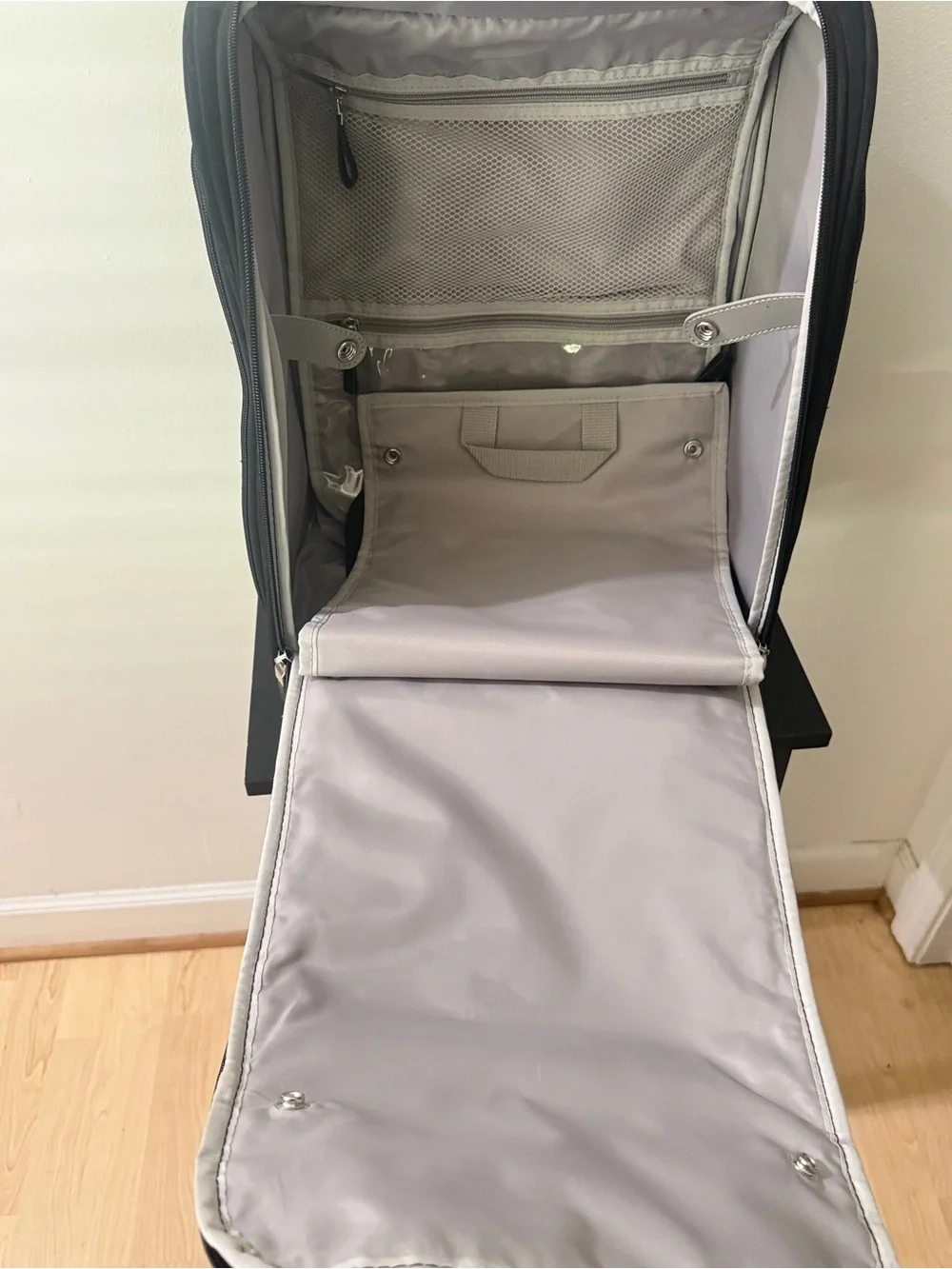 Samsonite Upright Wheeled Carry-On Underseater Small Travel Case 16
